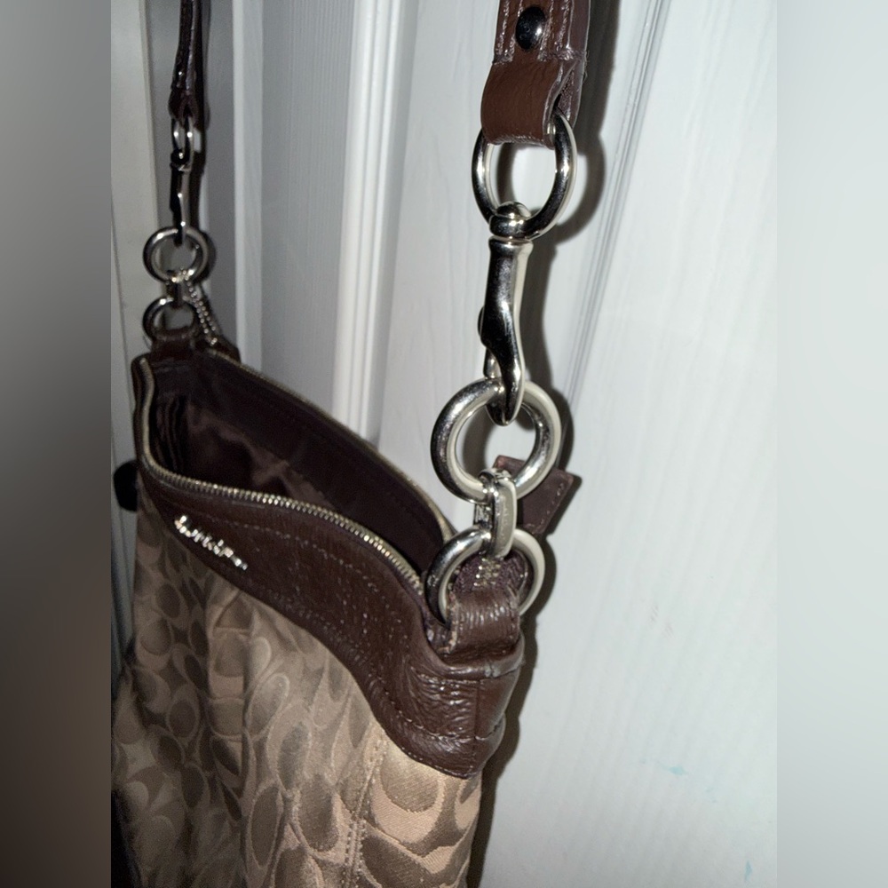 Ashley Signature vintage coach ‼️SOLD‼️ - Picture 5 of 8
